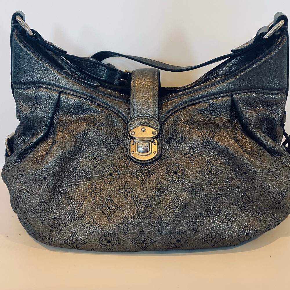 Louis Vuitton Mahina Crossbody XS Argent